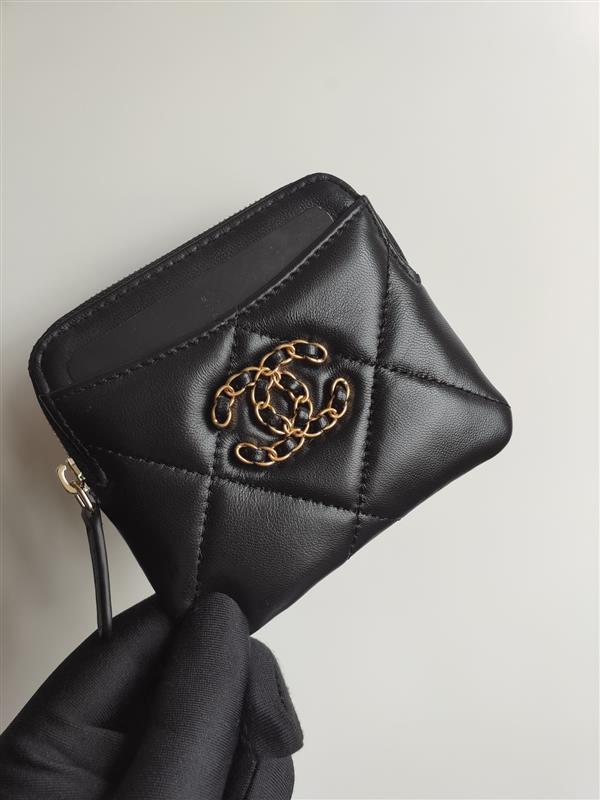 2026127215436907 210